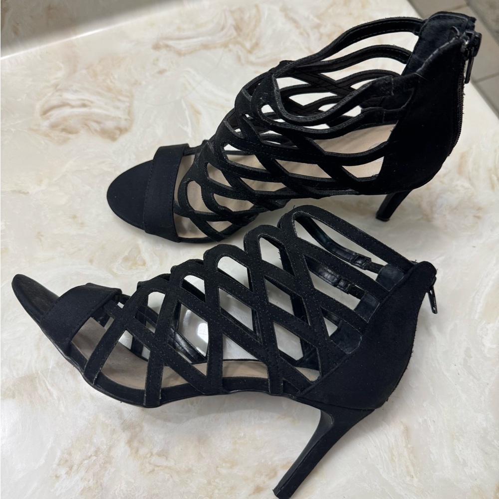 Chic Black Strappy Heels